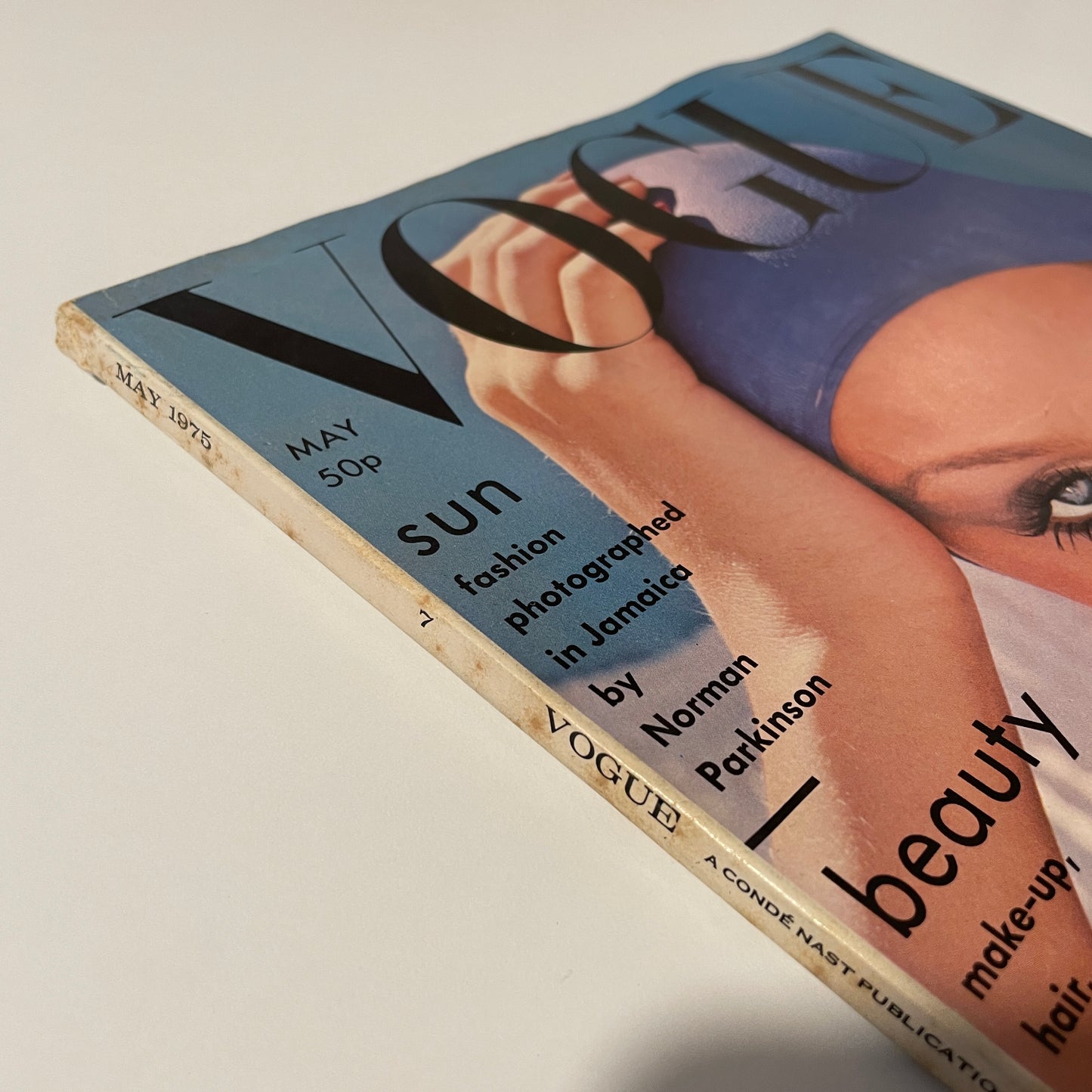 Vogue 1975 May - Jerry Hall Cover