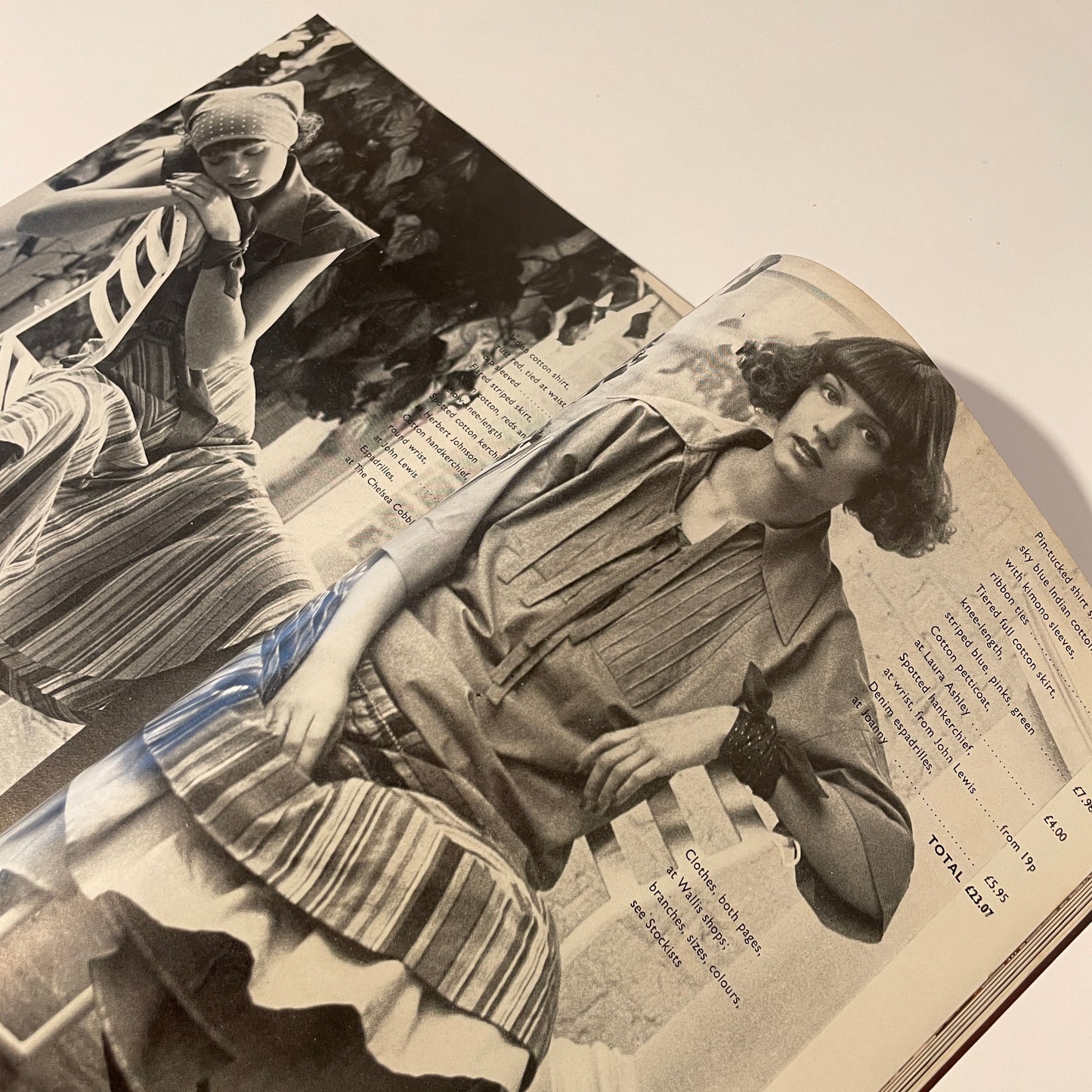 Vogue 1975 May - Jerry Hall Cover