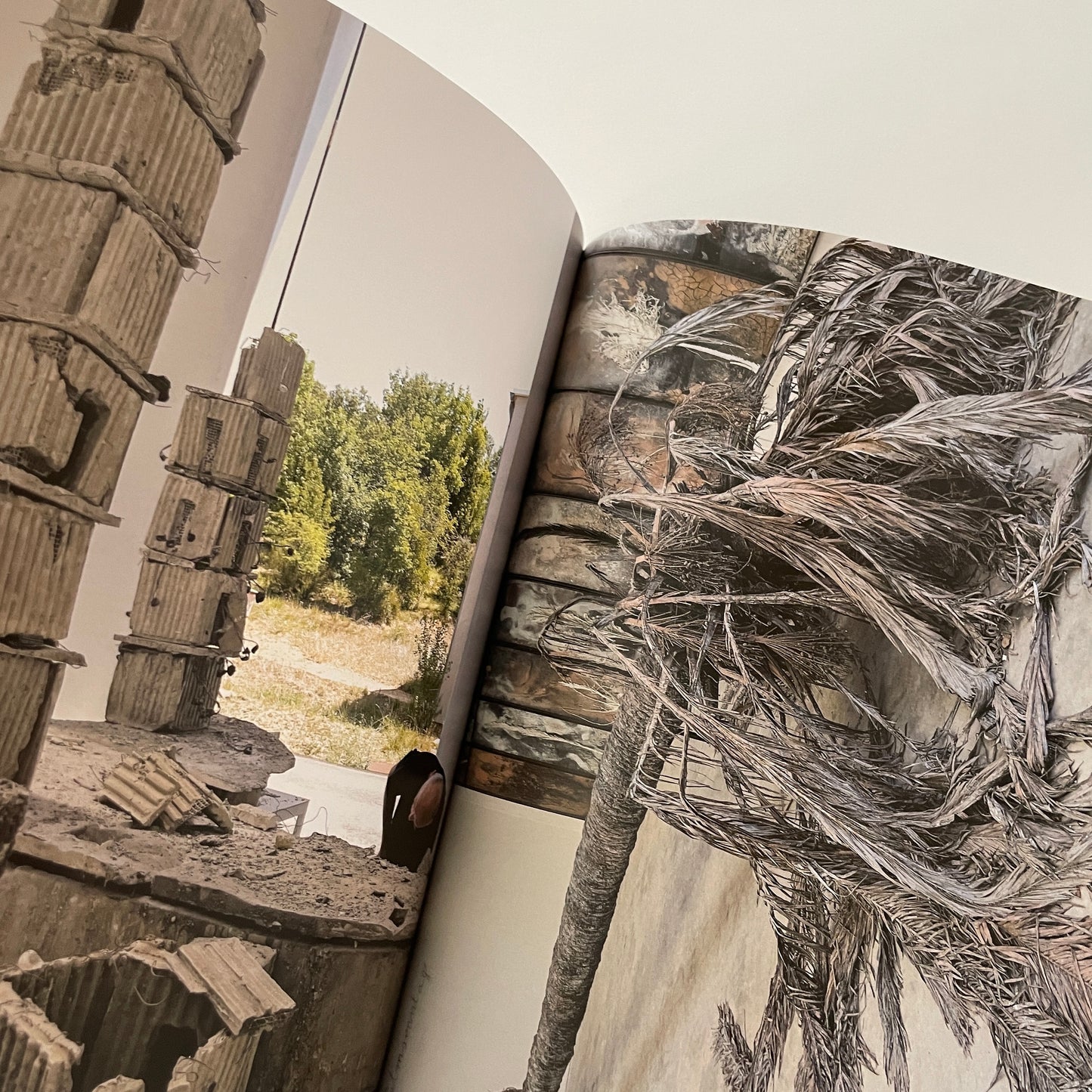 032c #42 Winter 2022/23 - Kim Kardashian