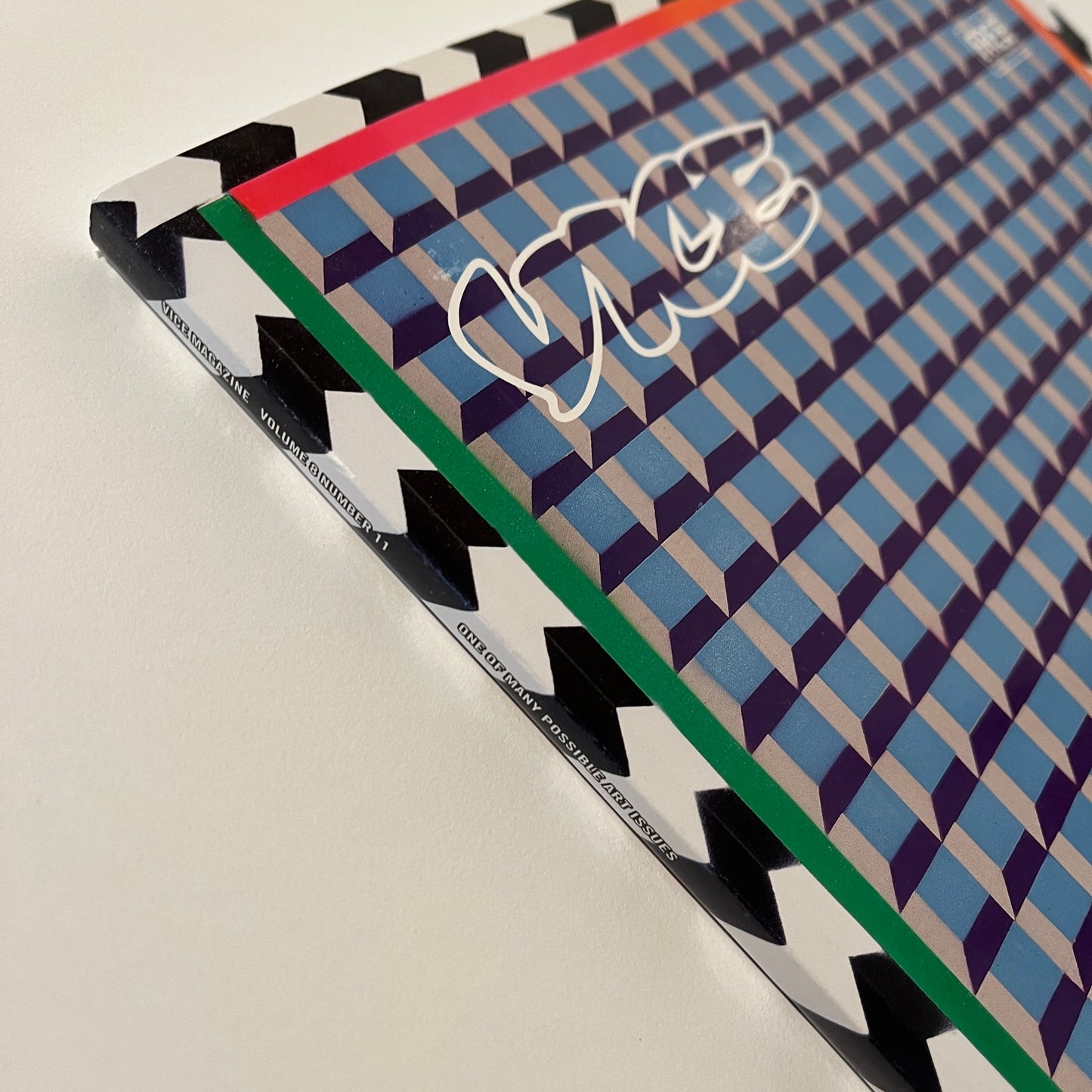 Vice UK - VOLUME 8 ISSUE 11