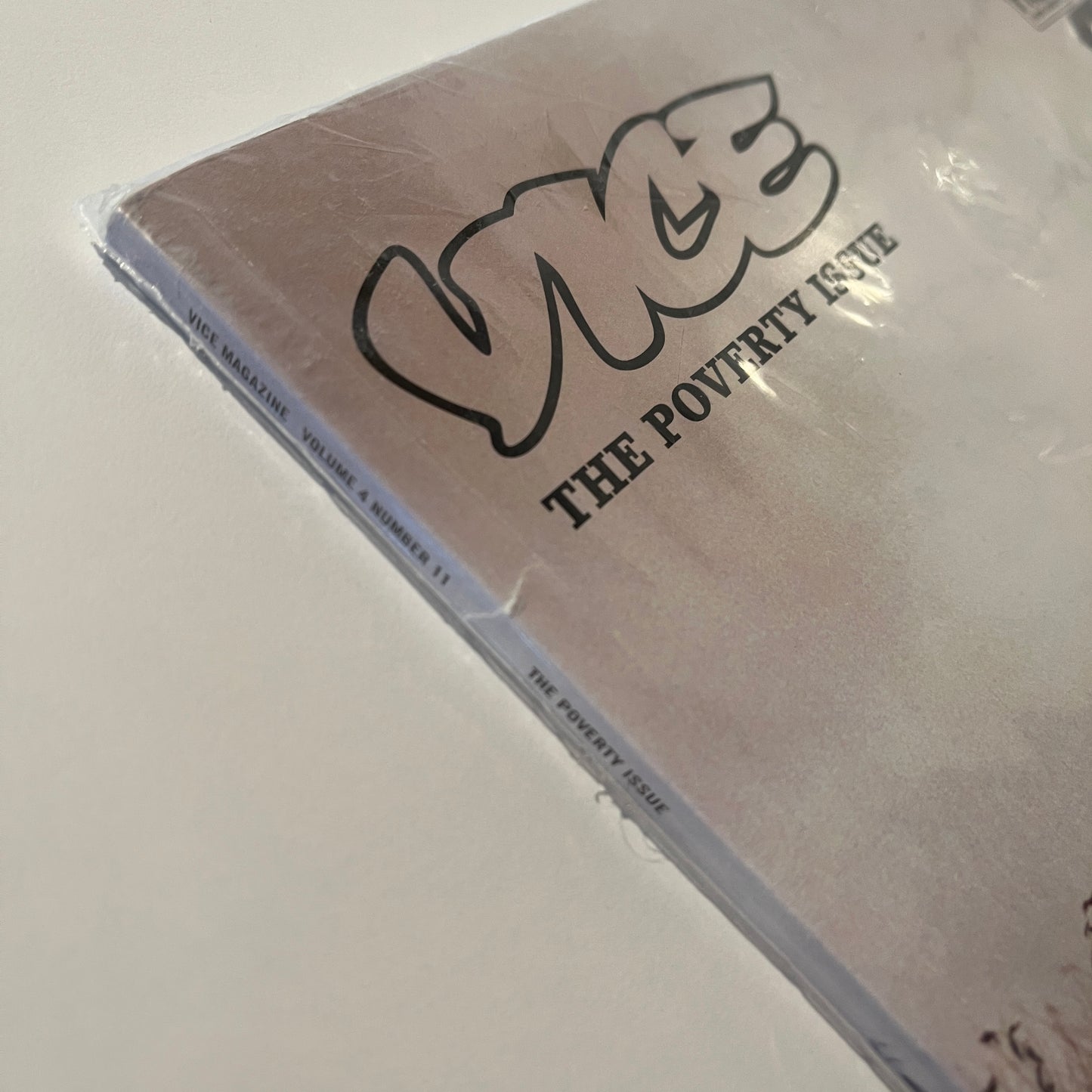 Vice UK - VOLUME 4 ISSUE 11