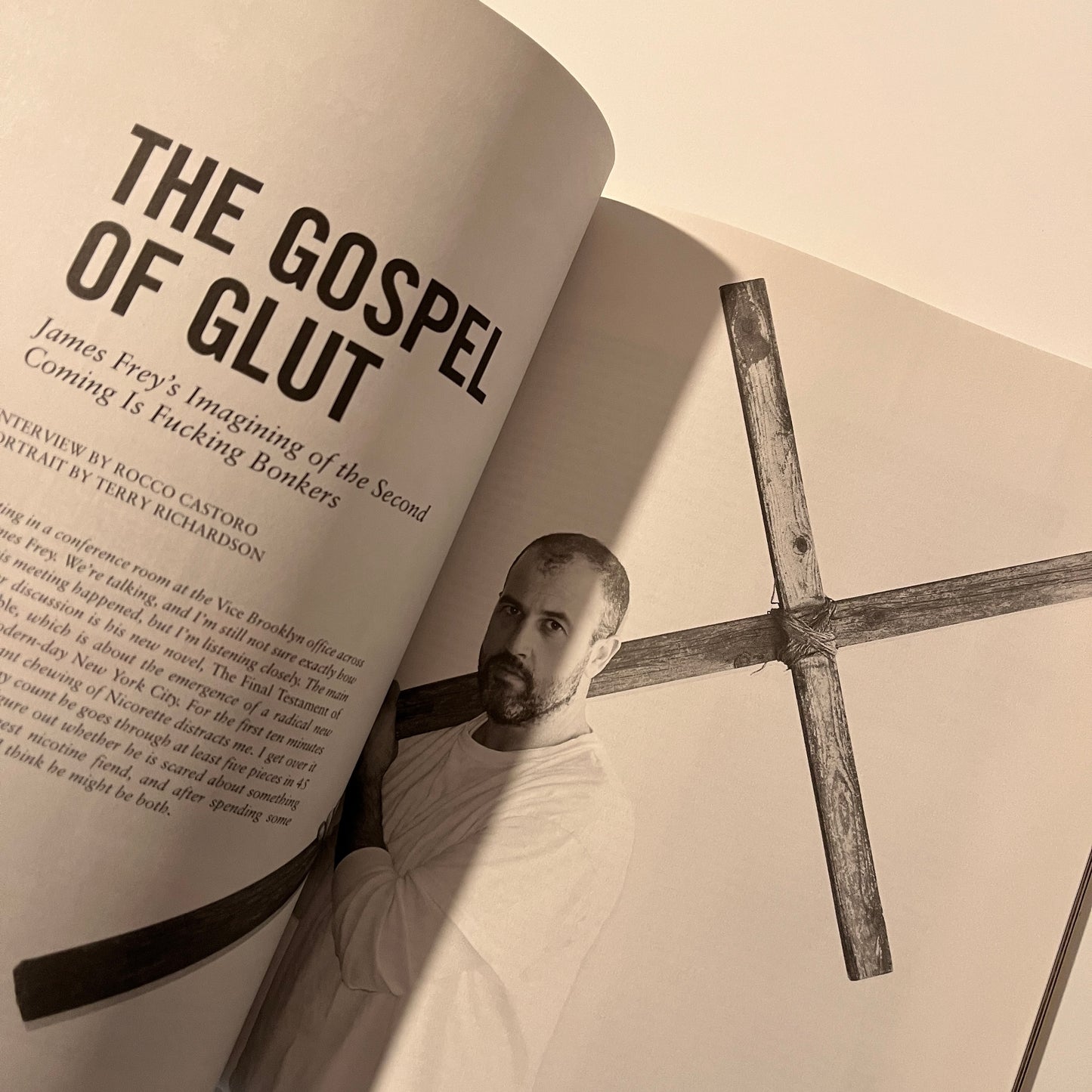 Vice UK - VOLUME 9 ISSUE 4