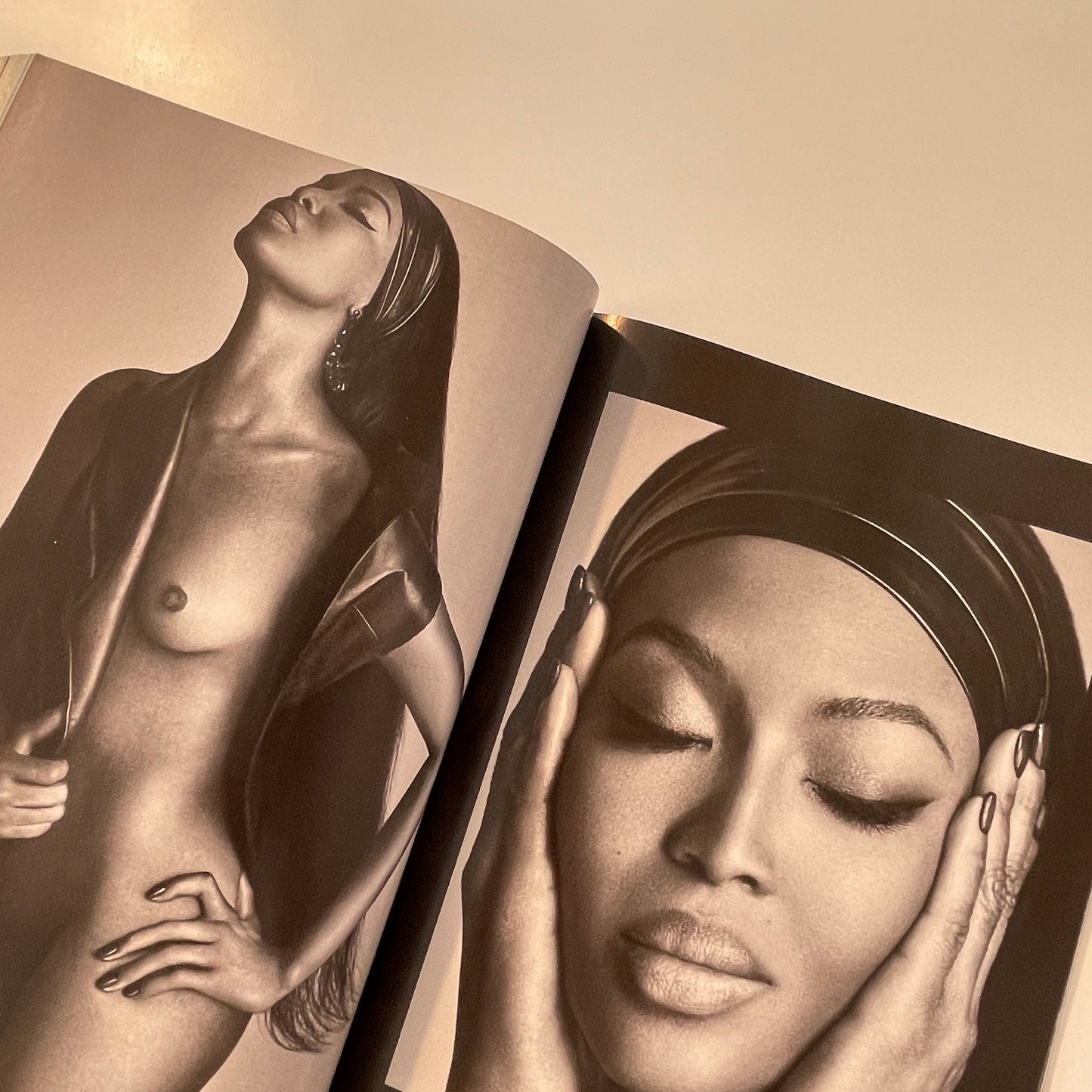 Lui October 2015 - Naomi Campbell